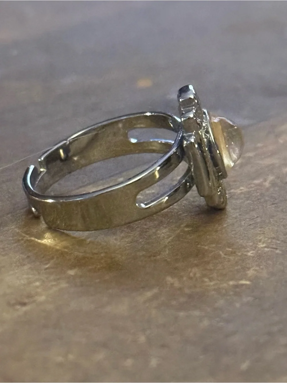 Vintage silver tone geometric glitter cabochon stone ring
